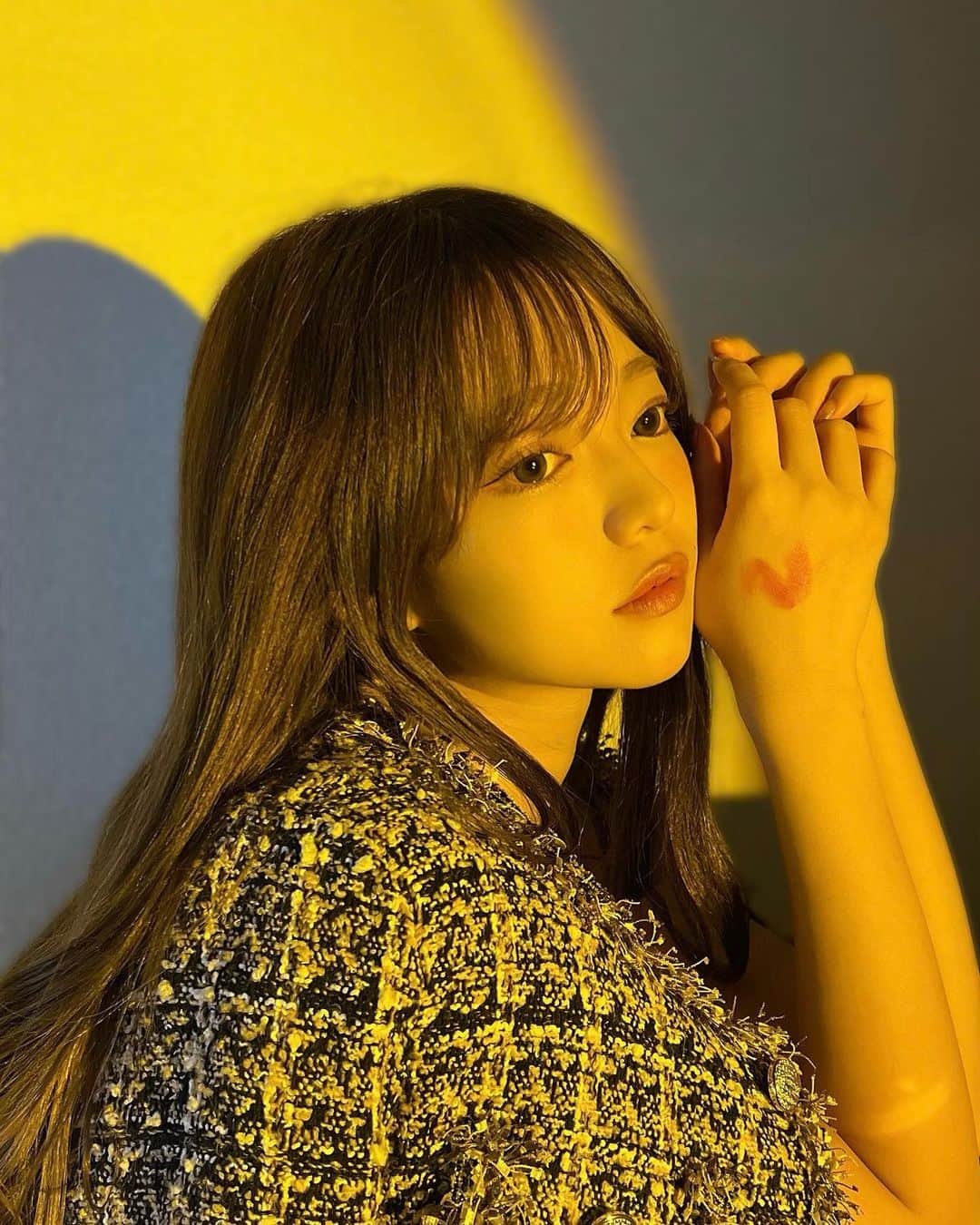 八千恵(やっちん)のインスタグラム：「@dior のパレッドでメイク🪄 . . 口紅でチークするのはまってる . . #メイクアップ #メイク #リップ #アイシャドウパレット #dior #diormakeup #ディオールコスメ」
