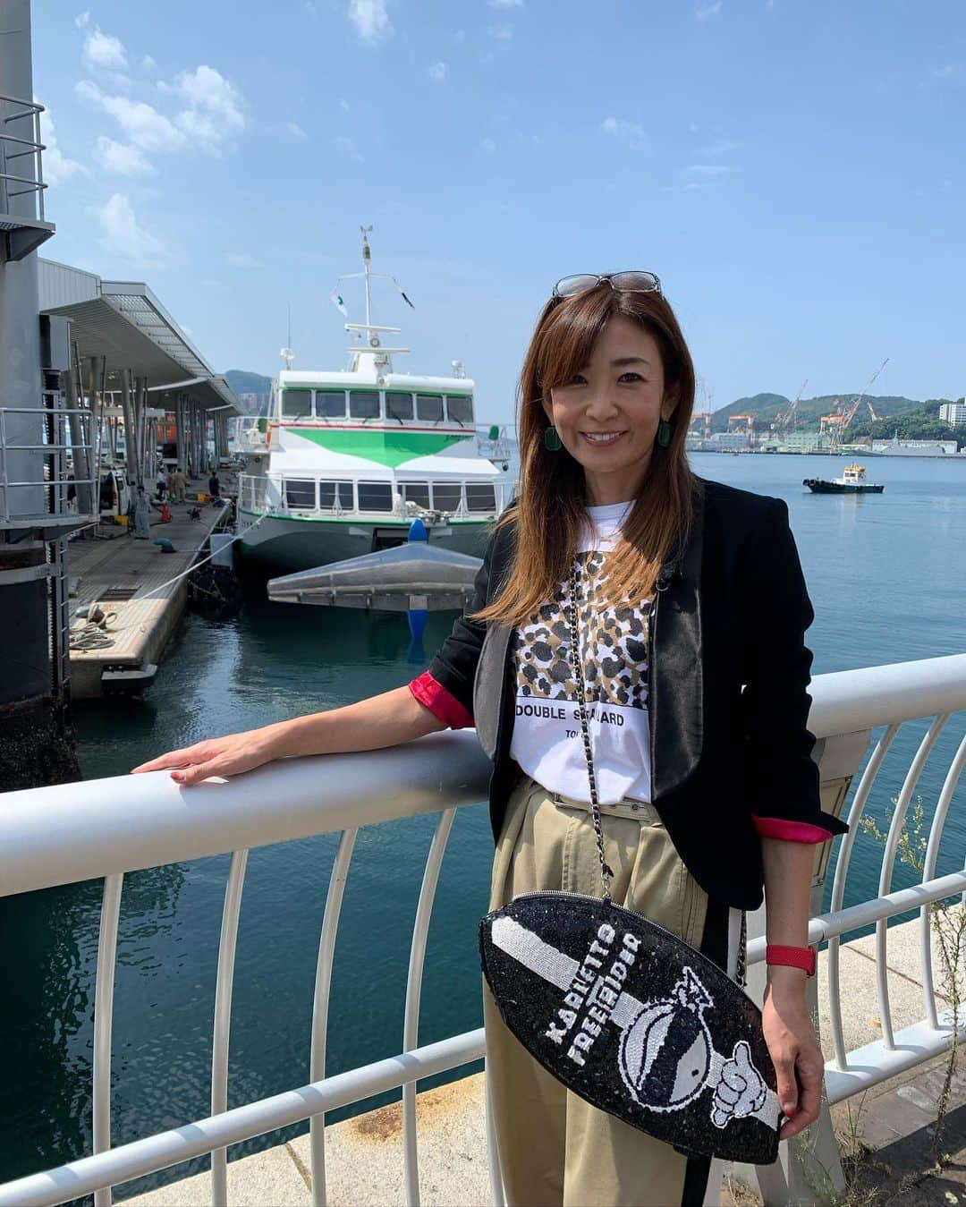 中島史恵さんのインスタグラム写真 - (中島史恵Instagram)「旅番組で朝からロケに来ております😊。お天気にも恵まれ感謝😊⭐️。  今週はavity代行出させて頂いておりますが💦また来週からレッスンに復帰しますので何卒よろしくです🌟。  またロケ情報解禁になりましたら真っ先に報告させて頂きますね❤️。お洋服は大好きなダブスタ😊🌟。  #今日から日曜日まで #旅ロケ #お天気に恵まれて感謝🌟 #avity代官山スタジオ⭐️今週は代行レッスン出させて頂いております💦 #yoshiko先生 #ASAKO先生 #来週からレッスン復帰します😊」9月9日 11時11分 - fumielove0614