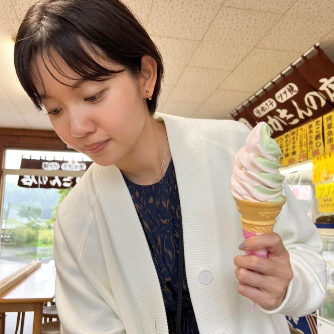 のインスタグラム：「. ハマナス味と熊笹味、そして熊さん」