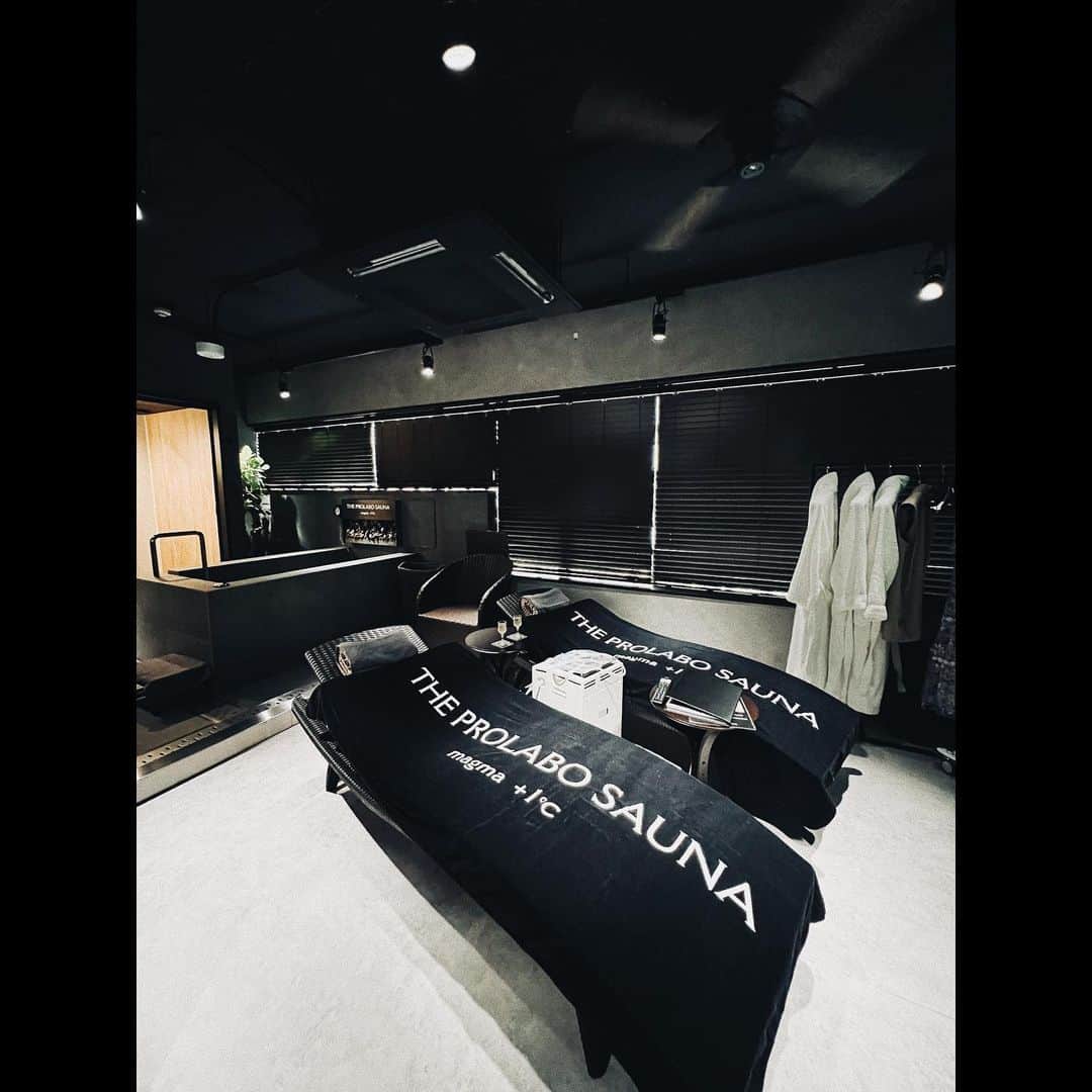 平祐奈のインスタグラム：「❤️‍🔥❤️‍🔥❤️‍🔥 THE PROLABO SAUNA  まさかのサウナでカラオケが出来ていい汗 たっぷりかいて肌も潤って水風呂も冷たくて 地球ぐるんぐるん回って整ったー！！！🧖‍♀️🔥  お水やアメニティも体に良いものしかなくて　 リフレッシュされた心と体が大喜びでした🌿  サウナで歌って息苦しくないの凄い…！🤭 #サ活  #サウナ #プロラボサウナ #9月16日Open」