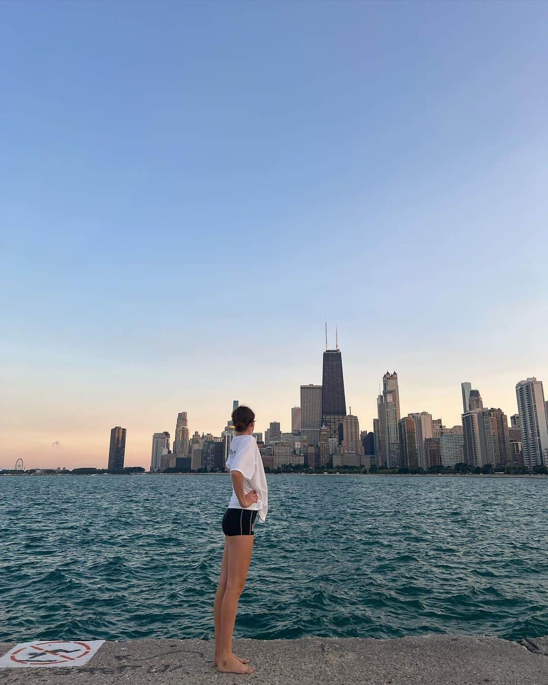 カースタ・ロウのインスタグラム：「this tower is leavin her fave city. see you soon @jt_marvelous_official 🇯🇵🇯🇵🤍🤍」