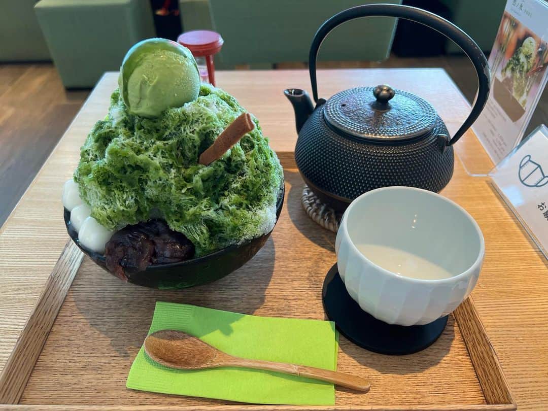 門倉聡のインスタグラム：「夏の終わりの宇治金時&京番茶。」