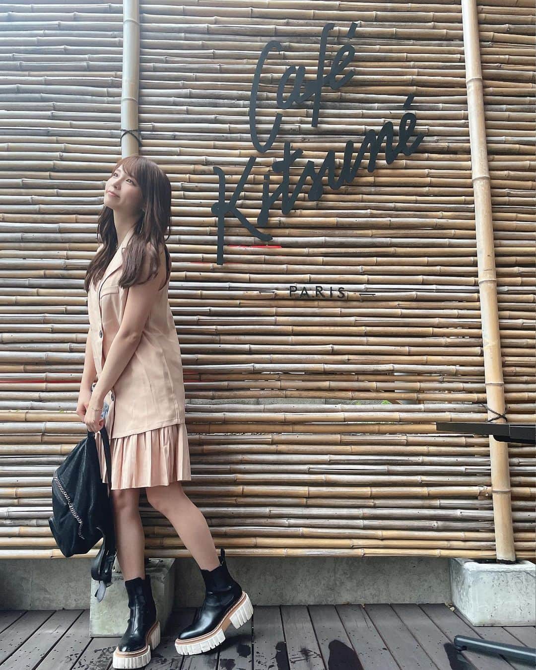 西村歩乃果のインスタグラム：「🦊🦊🦊🦊🎈😍🦊🦊🦊  #cafe #cafekitsune #ootd #code #fashion」
