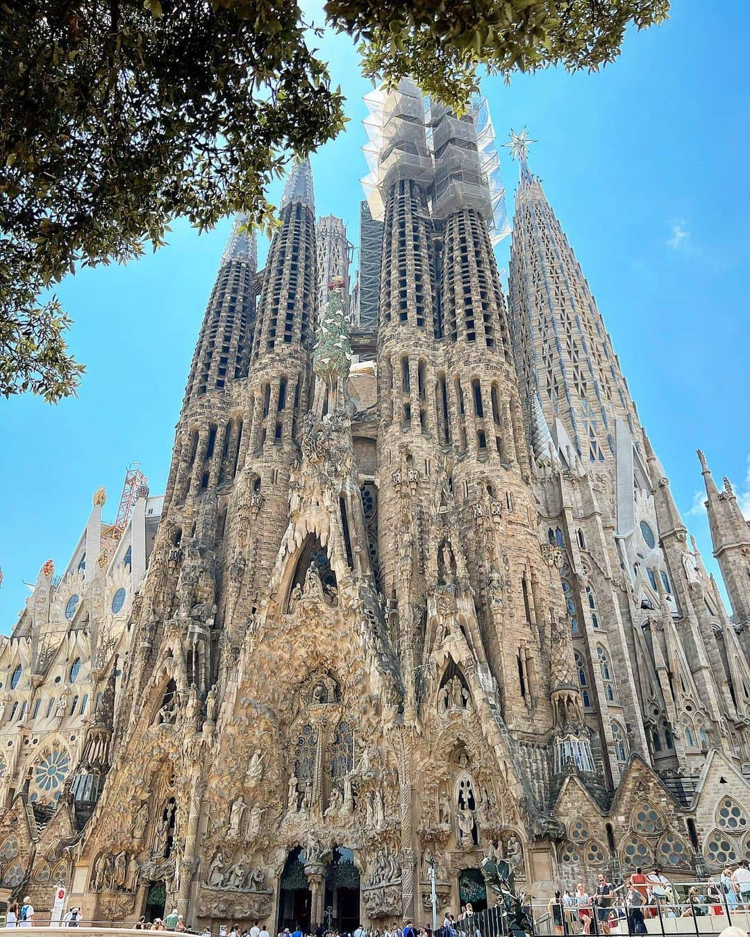 サッシャ・ロイズさんのインスタグラム写真 - (サッシャ・ロイズInstagram)「Beguiling Barcelona. July ‘22」9月9日 15時08分 - mrsasharoiz