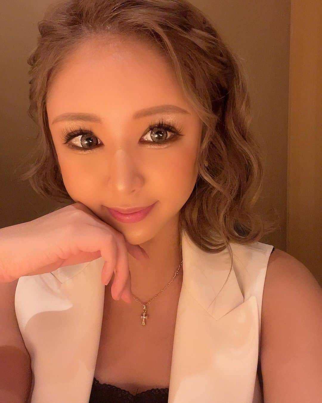 藤咲ひなたのインスタグラム：「今週1週間お休みいただいてますが 来週からはお仕事しますので よろしくお願いします💓  お酒飲みたい🌻」