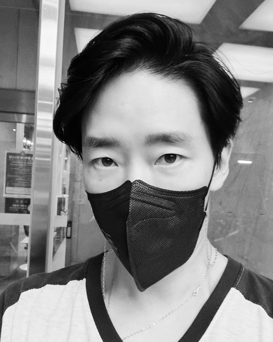 オム・ギジュンのインスタグラム：「즐겁고 건강한 한가위되세요~ 전 오늘도 운동운동~~ㅎ」