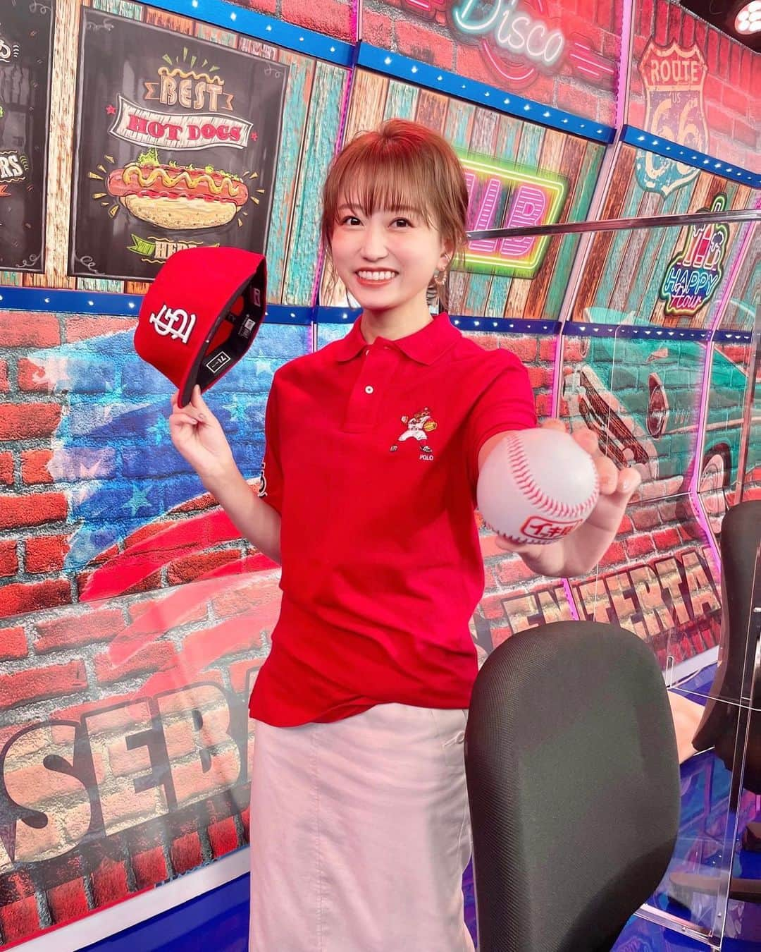 津田麻莉奈さんのインスタグラム写真 - (津田麻莉奈Instagram)「＼＼✨⚾️MLBイッキ見！⚾️ ✨／／  今夜22:00〜 J SPORTS(@jsports_yakyu ) 「MLBイッキ見！」  ゲストは#マック鈴木さん ✨ コメンテーターは#AKI猪瀬さん ✨ MC津田麻莉奈です！  イッキ見は毎週BS無料放送👍  リモコンのBSボタン 　↓ J SPORTS 1 　↓ イッキ見！  ぜひご覧ください😆⚾️  今日はお気に入りの#STL ポロシャツ着ました！🦜 (ラルフローレンとMLBのコラボウェアで私物です)  #MLB  #JSPORTS #野球好き #メジャーリーグ #MLBイッキ見 #カージナルス #majorleaguebaseball #baseball  #まりなる #津田麻莉奈」9月9日 20時34分 - tsudamarinal