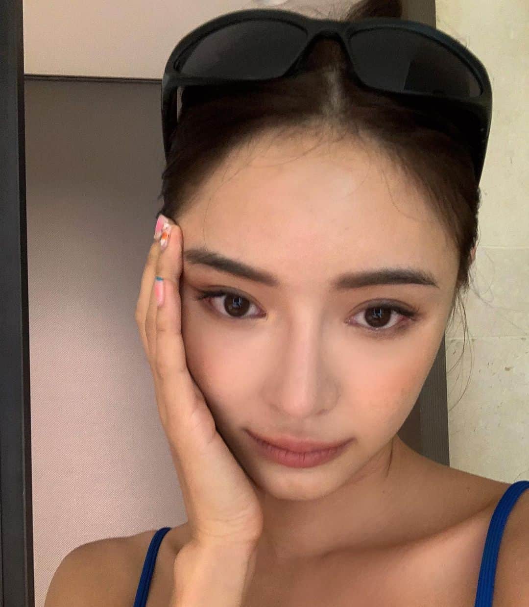キム・ボラムのインスタグラム：「먹고자고놀고 다이어트도 잠시 쉽니다😚」