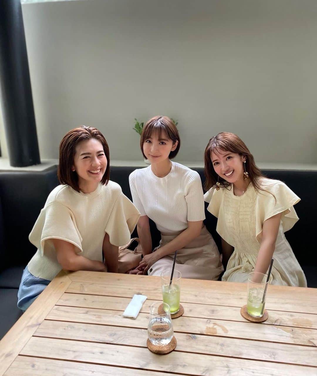 舟山久美子（くみっきー）のインスタグラム：「先日の朝活✨  何事にも200%で真っ直ぐな2人💪💛💛💛  子育て話に、ものづくりに話が尽きない一日でした😘  @hadabihiba  @yokayo.official  @micoameriofficial   #朝活」