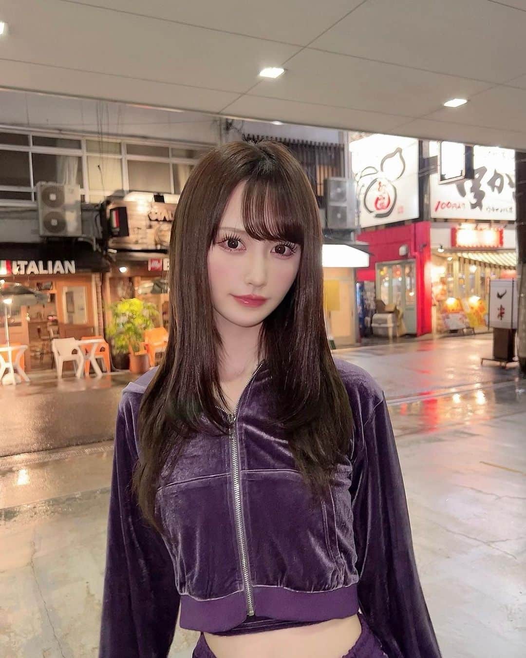 山本望叶のインスタグラム：「ネイル変えたよん♡  #ootd #code #コーデ #ジャージ #セットアップ #egoist #ugg #ネイル」