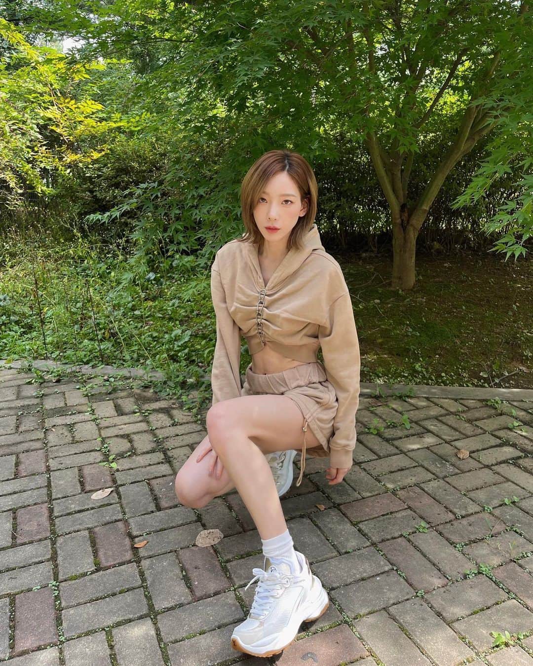 テヨン のインスタグラム：「🤍LV✨ @louisvuitton #광고」