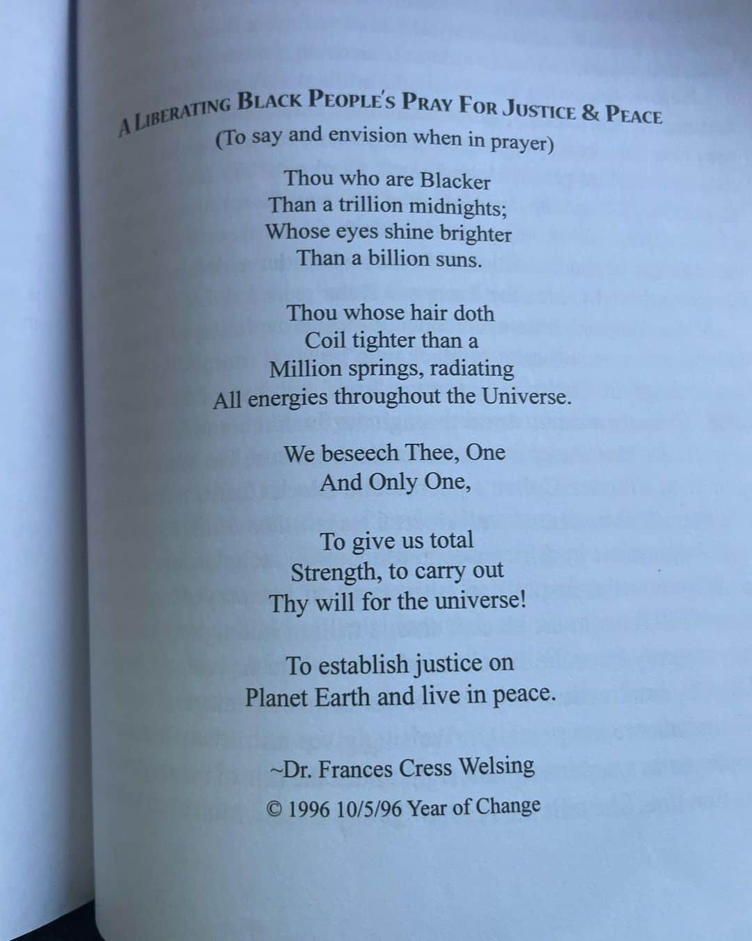 カイリー・アービングさんのインスタグラム写真 - (カイリー・アービングInstagram)「♾🤞🏾 I love all of my Revolutionary Elders and Ancestors. They left so much wisdom behind, it’s my honor to share.」9月9日 22時23分 - kyrieirving