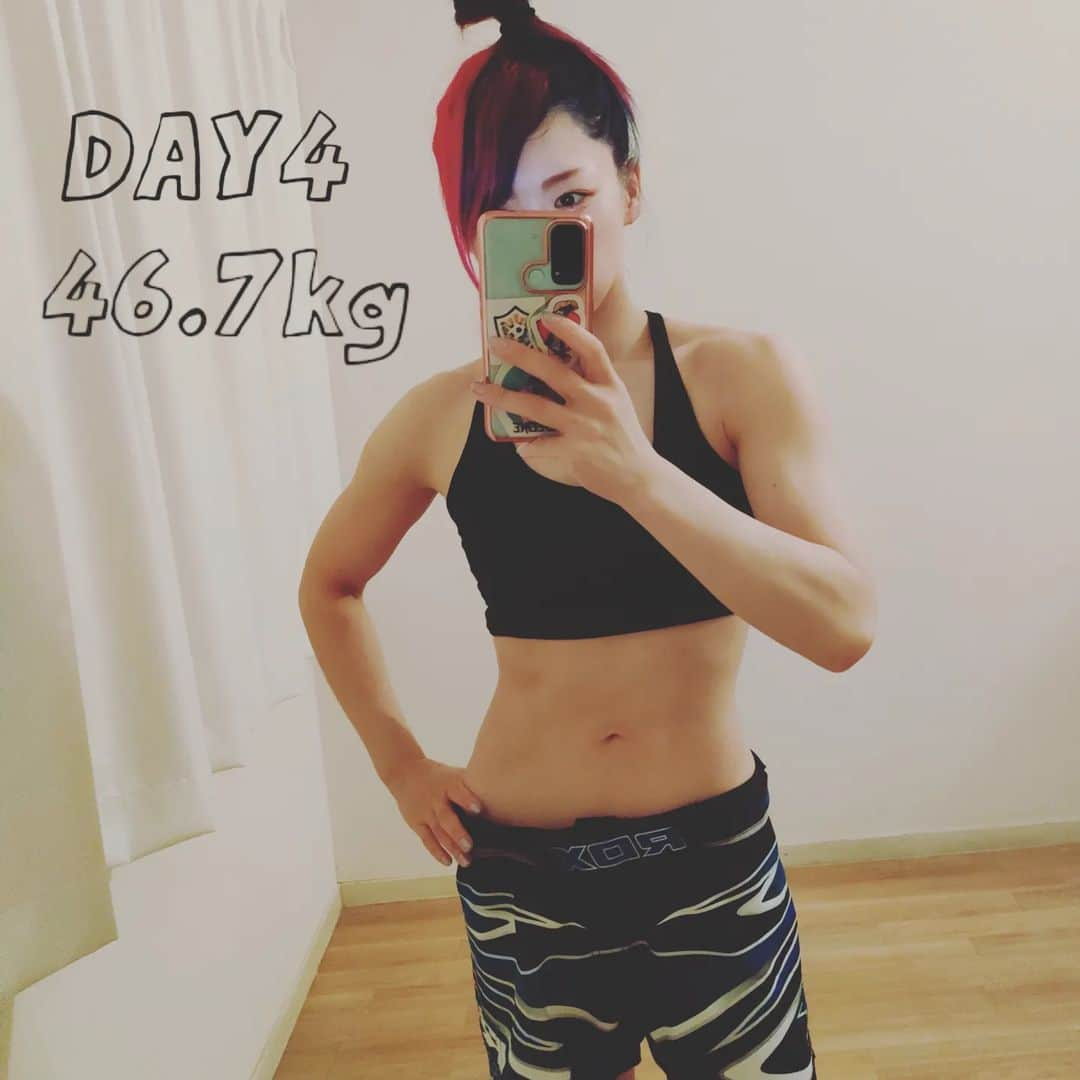 マドレーヌのインスタグラム：「MADDY DAY4 #healthylifestyle #helthy #glutenfree #diet #fitwoman #prowretler #mylife #workout #46kg #女子プロレスラー #グルテンフリー #肉体改造 #しなやかな身体 #脱げる身体 を目指し…なんのために？#筋トレ #自重トレ派 #bodymake #mybodyismine #lifeisgood #workoutmotivation」