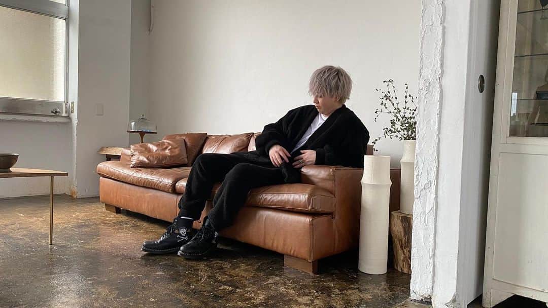 カイトのインスタグラム：「いつの間にか撮られてたやつです。 販売は9月14日12時まで。 よろしくお願いします。 #HouseLove」