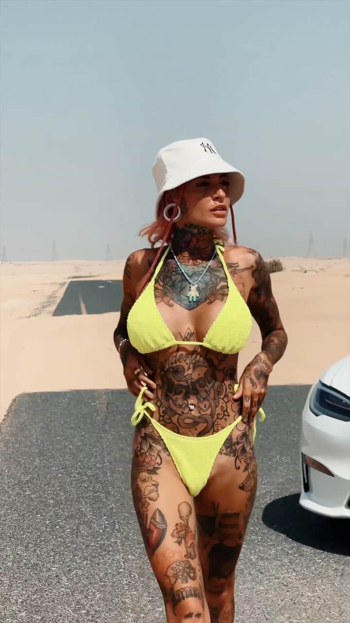 Bantik Boyのインスタグラム：「Your camel 🐪💛  #bantikboy #dubai #uae」