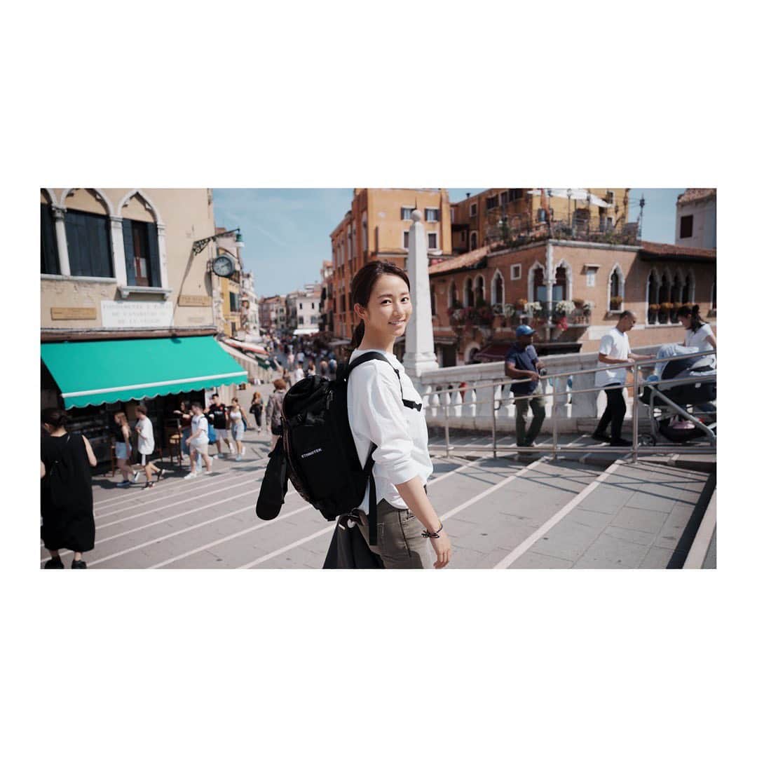 木村文乃さんのインスタグラム写真 - (木村文乃Instagram)「*** おはようごさいます！ 3時間ほど自由時間があって ベネチア散歩してきたので ストーリーズアップしていきますね🎒  #時々放浪記」9月10日 9時28分 - uminokimura_official