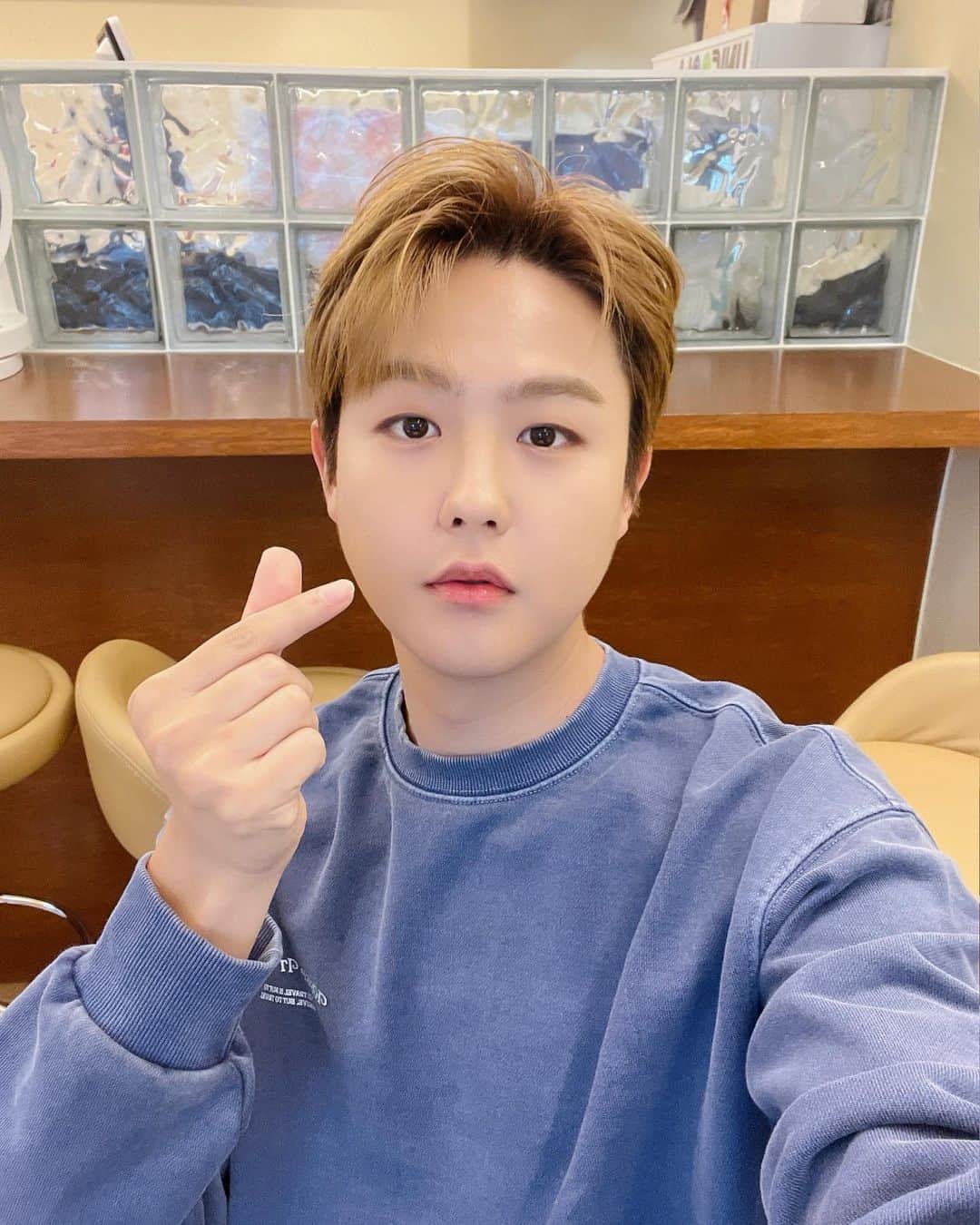 インジュン のインスタグラム：「😘😘」
