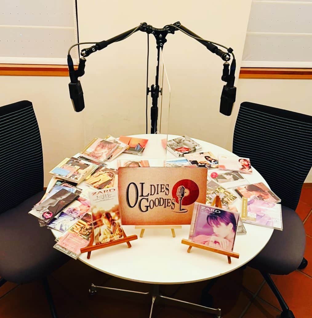 ZARDのインスタグラム：「📻Radio  FM滋賀 土曜お昼12時〜 「OLDIES GOODIES」 ナビゲーター：ばんばひろふみ・長戸大幸 @OLG__OFFICIAL  6週連続ZARD特集の第2回目。  9/10(土)オンエアのゲストはレコーディングエンジニア島田勝弘さん。 島田さんとプロデューサー長戸大幸さんの対談は初めてです。 テーマは勿論ZARDのレコーディングについてです！  是非お聞きください👂  ※最新情報は番組Twitterアカウント(@OLG__OFFICIAL)をご確認ください。  ※radikoのアプリダウンロードで全国からお聞きいただけます。 https://www.radiko.jp  #ZARD」