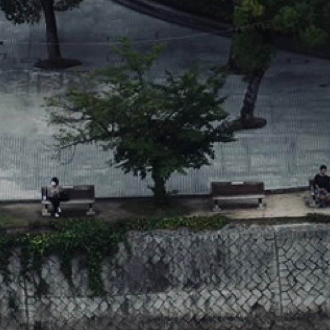 堀潤さんのインスタグラム写真 - (堀潤Instagram)「August 6, 1945. This cultural facility, a place for people to relax, was abandoned. The life of the people here. Smiles, music, conversation, smells, friendship, love, and peace. There were people here. They were erased by the atomic bomb. But the dome speaks. It continues to speak to us. #atomicbomb #hiroshima #atomicbombdome #nuclear #nuke #america #usa」9月10日 11時15分 - junhori79