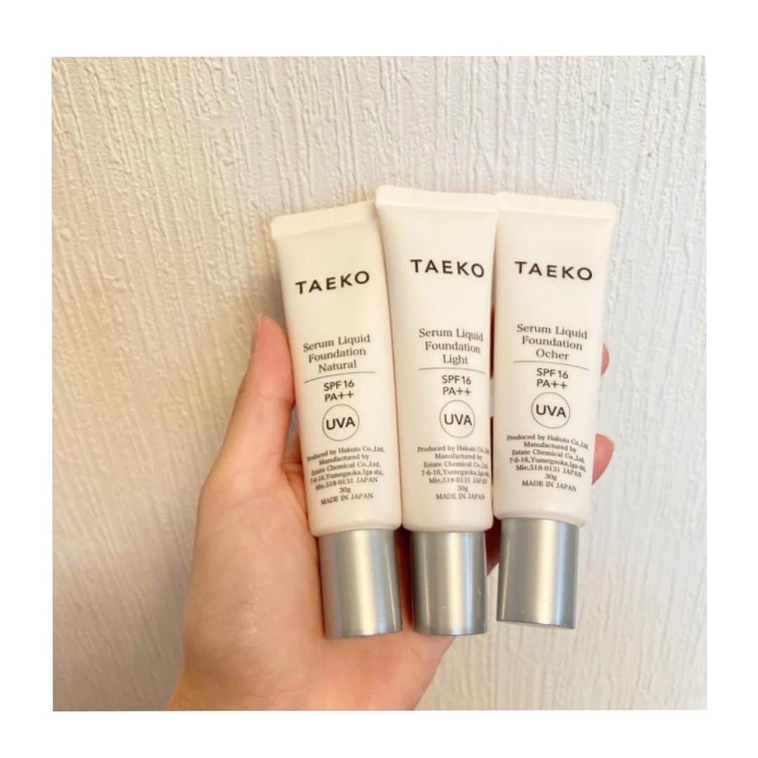 藤谷香々さんのインスタグラム写真 - (藤谷香々Instagram)「@taeko_skincare  様の 人にも環境にも優しい 美容ファンデーション⭐️  界面活性剤不使用で汗くずれにも強い😲💡  色はナチュラル･ライト･オークルの 3種類あって私にはライトが 肌にあってたかな🎶  のびやすくて肌にピタッと フィットして塗った感が 普通の化粧品と違ってなくて好き💓  *・。*・。*・。*・。*・。*  今回ご紹介いただいた @fesliaison (フェス・リエゾン)様は 「環境にやさしい、この先もずっと 使いたくなるような、心がワクワクする アイテム」を提供している ブランド様を集め表参道で 年に数回開催のライフスタイル展示会💡  会場ではブランド様と 直接話せたり、実際に購入が 可能♪今月開催なので お近くの方はぜひ事前登録してイベントに参加してみてください☺️ 私も関東住んでたら このイベントは見たかった😭  第5回フェス・リエゾン 2022年9月25日（日）〜27日（火） 場所：ライトボックススタジオ青山 出展ブランド数：41ブランド ⚠️事前登録必要。 @fesliaison  ページまたは「fesliason」で検索してください💡  #fesliaison #フェスリエゾン #ナチュラルな暮らし #PR #アンバサダー #TAEKO #アルカリゲネス産生多糖体 #人にやさしい #地球にやさしい #美容液UV  #サンゴに優しい日焼け止め #石けんで落とせる日焼け止め #日焼け止め美容液  #紫外線吸収剤不使用 #紫外線吸収剤 #界面活性剤不使用 #界面活性剤 #揮発性油剤不使用 #揮発性油剤 #美容ファンデーション #ファンデーション #化粧品」9月10日 22時26分 - co1023fu