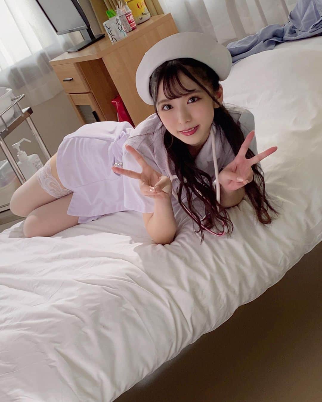 天音ゆいのインスタグラム：「Twitterが戻ってきそうです #オフショット #ナース #コスプレ」