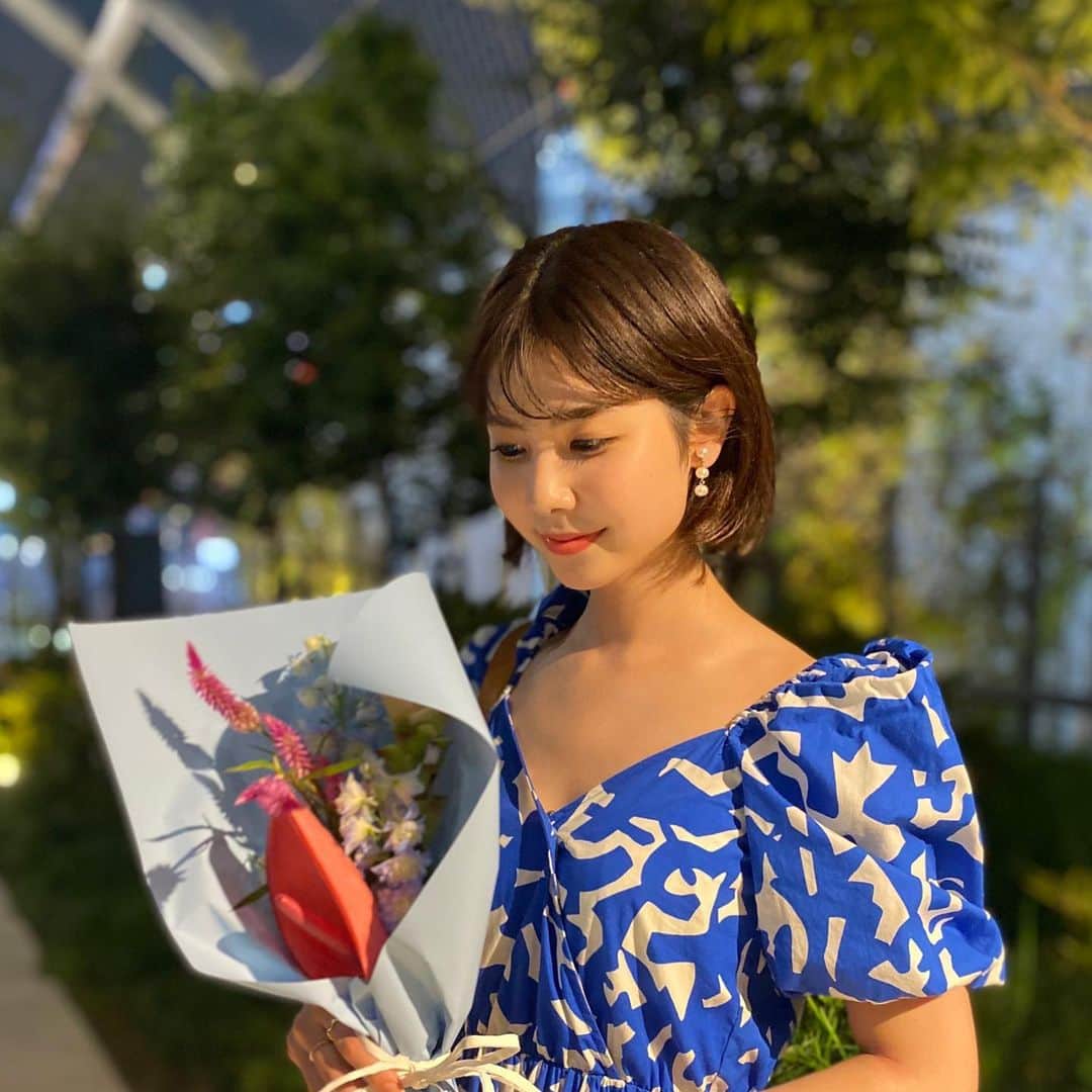 のインスタグラム：「⠀ 💐🤍🤍 可愛いお花を貰うと幸せですよね🧺  そして最近のお気に入りの指輪💍💞 程よく存在感があり、可愛いんです◎ シルバーアクセも可愛いけれど、 やはりゴールドがしっくり🥹🪞  ⠀  ⠀  ⠀  #LIMELY #ライムリー #肌に優しいアクセサリー #つけっぱなし #金属アレルギー対応 #316l #サージカルステンレス #アクセサリー #指輪 #ゴールドリング #ゴールドアクセサリー」