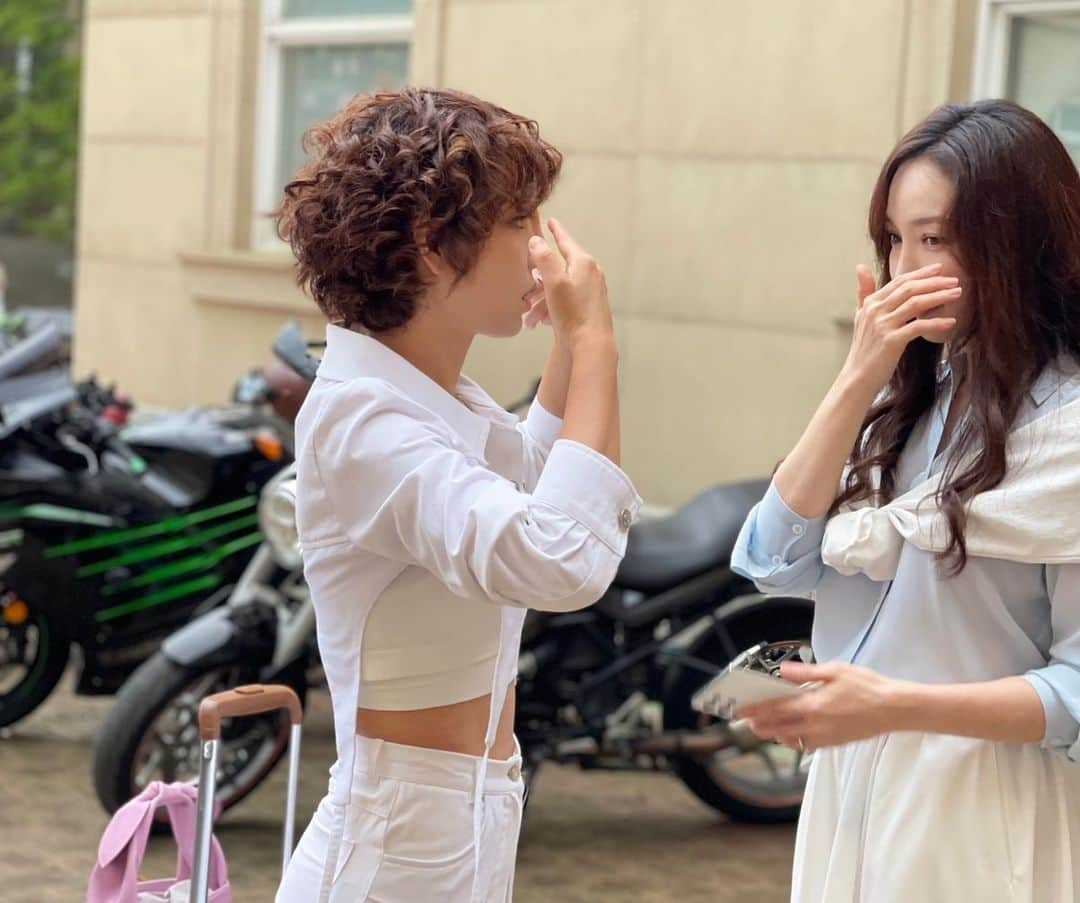 イ・ユリさんのインスタグラム写真 - (イ・ユリInstagram)「안녕 마리 희수🤚 사친첩 정리중  #이유리 #공마리 #TV조선 #마녀는살아있다 #막방」9月10日 22時09分 - leeyuri007