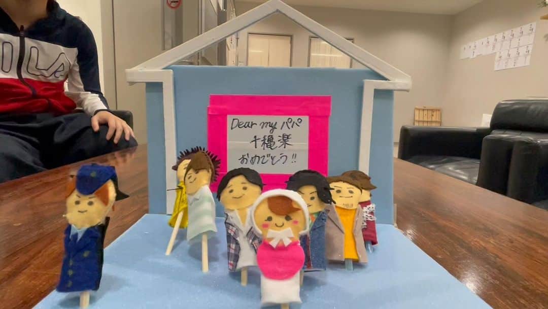 藤重政孝のインスタグラム：「いよいよ千秋楽👮 ここまできたー👶  ミュージカル『Dear my パパ』 streaming＋にてライブ配信決定！！  streaming＋にて千秋楽２公演のライブ配信の実施が決定いたしました！  遠方の方もぜひご自宅で本公演をお楽しみください！！  【配信サイト】 streaming＋　 eplus.jp/sf/detail/3704… チケット好評販売中！  #パパミュ2022」