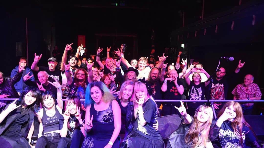 BRIDEARのインスタグラム：「Thank you Huddersfield! The Parish  Big Love for @thekutofficial   Decide to Survive Tour  #BRIDEAR #decidetosurvivetour2022  #band #girlsband #live #huddersfield  #theparish #thekuts  #heavymetal #hardrock  #metal #japanese #japanesegirl  #music #musician #ガールズバンド #ヨーロッパツアー」
