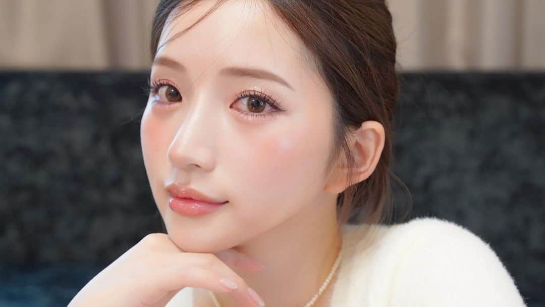 南りほのインスタグラム：「純欲メイクしてみました。盛れた🌬」