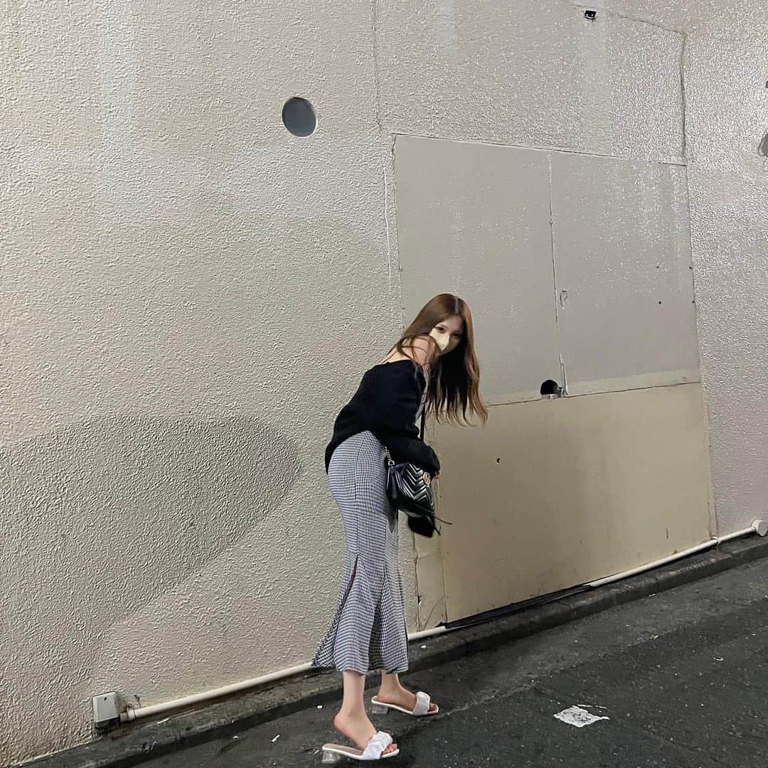 小栁紫苑のインスタグラム：「落ち着きのなさ 体止まっても顔ブレるんだもんな   #ootd #fukuoka」