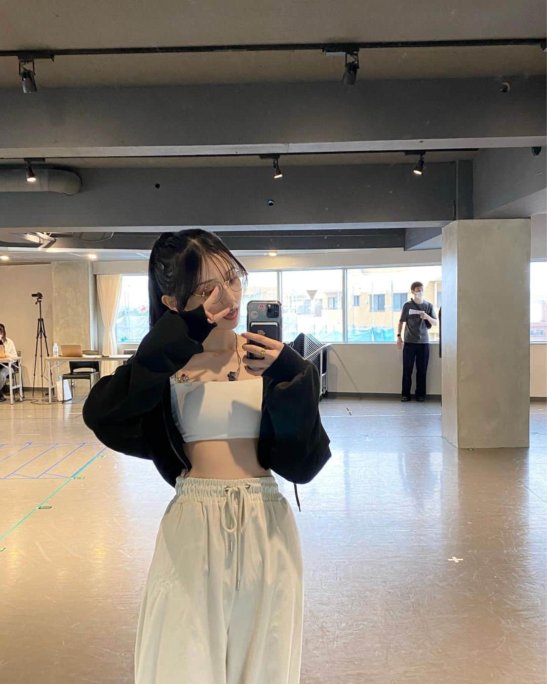 吉井美優のインスタグラム：「. 武道館ライブへの楽しみが 日々、増し増しで御座います 絶対来て下さい 🎧❤︎」