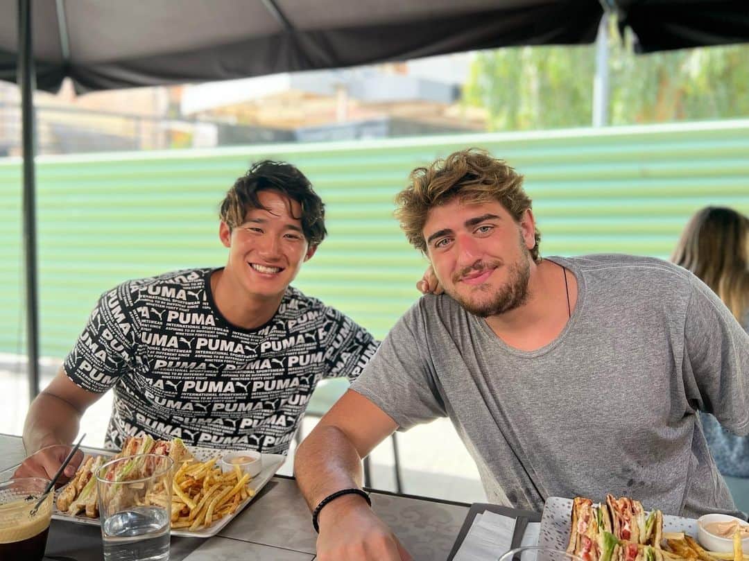 荒井陸のインスタグラム：「Nakama🇯🇵🤝🇬🇷」