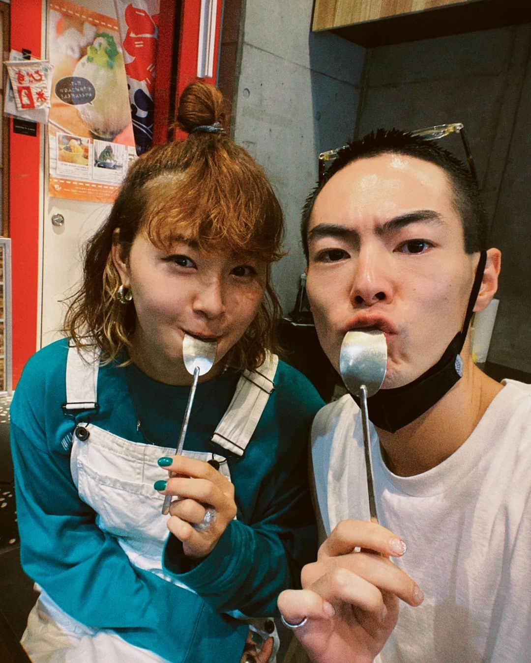村上佳菜子のインスタグラム：「. ぴぃす🍧🌈❤️ . . . #かき氷 #shavedice #」