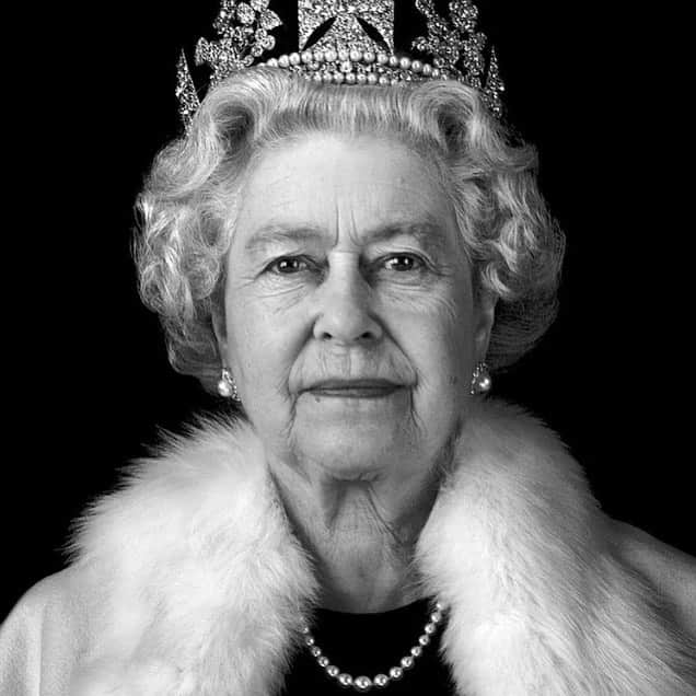 ダフネ・セルフさんのインスタグラム写真 - (ダフネ・セルフInstagram)「💔 thank you  Queen Elizabeth Il #queenelizabeth2」9月10日 23時56分 - daphneselfe