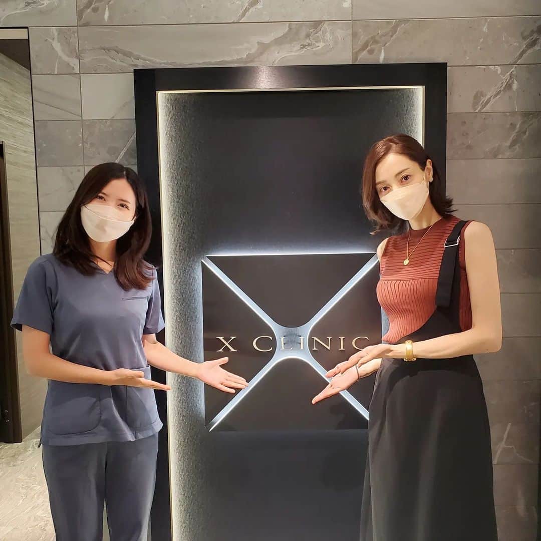 のインスタグラム：「お肌のケアをしに @xclinic_ginza へ💆 . 季節の変わり目とかって肌荒れしたり、夏の紫外線でダメージを受けた分、お肌のケアが大事になってきますよね✨ クリニックの先生って皆さん本当に美肌だから行くと私もちゃんとしなきゃなって毎回思います…🥺(笑) 今回は @dr_chenglu 先生に担当していただきました😊 とても丁寧に施術していただき、ありがとうございました♡ . #エックスクリニック #エックスクリニック銀座院 #xクリニック銀座院 #xclinic銀座院 #スキンケア #担当 #程先生 #xclinic #xclinicginza #skincare #beautyclinic #beauty #instabeauty #beautystagram」