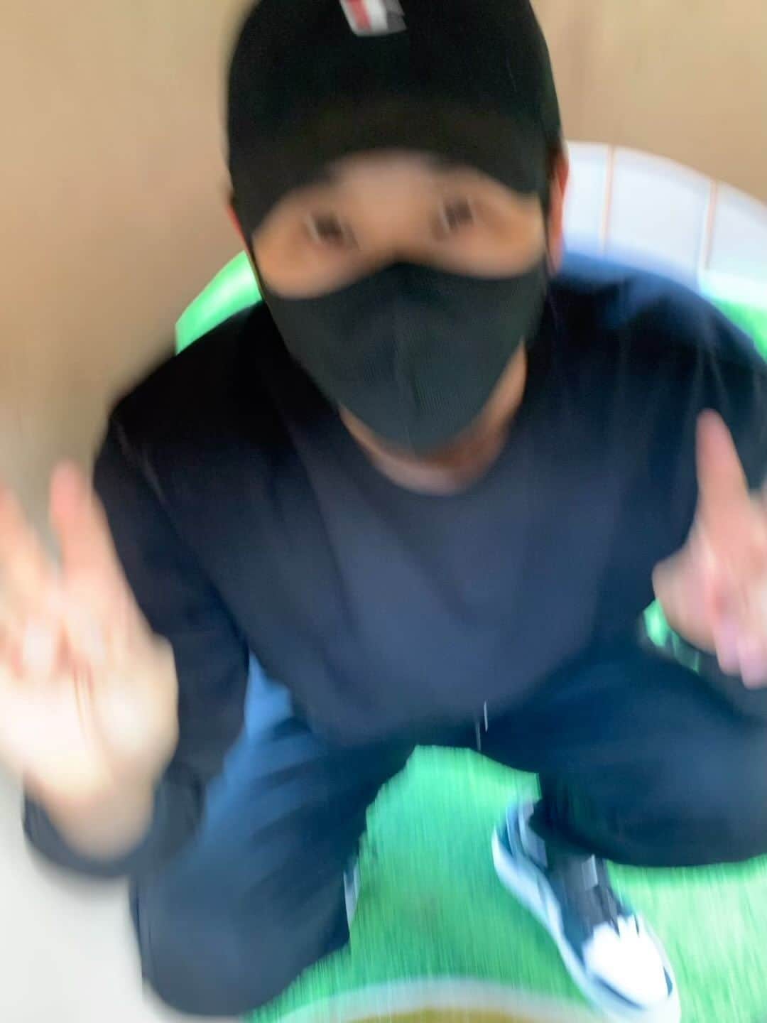 シヌ のインスタグラム：「우리 바나들 즐거운 추석 보내세요❤️ photo by 유준」