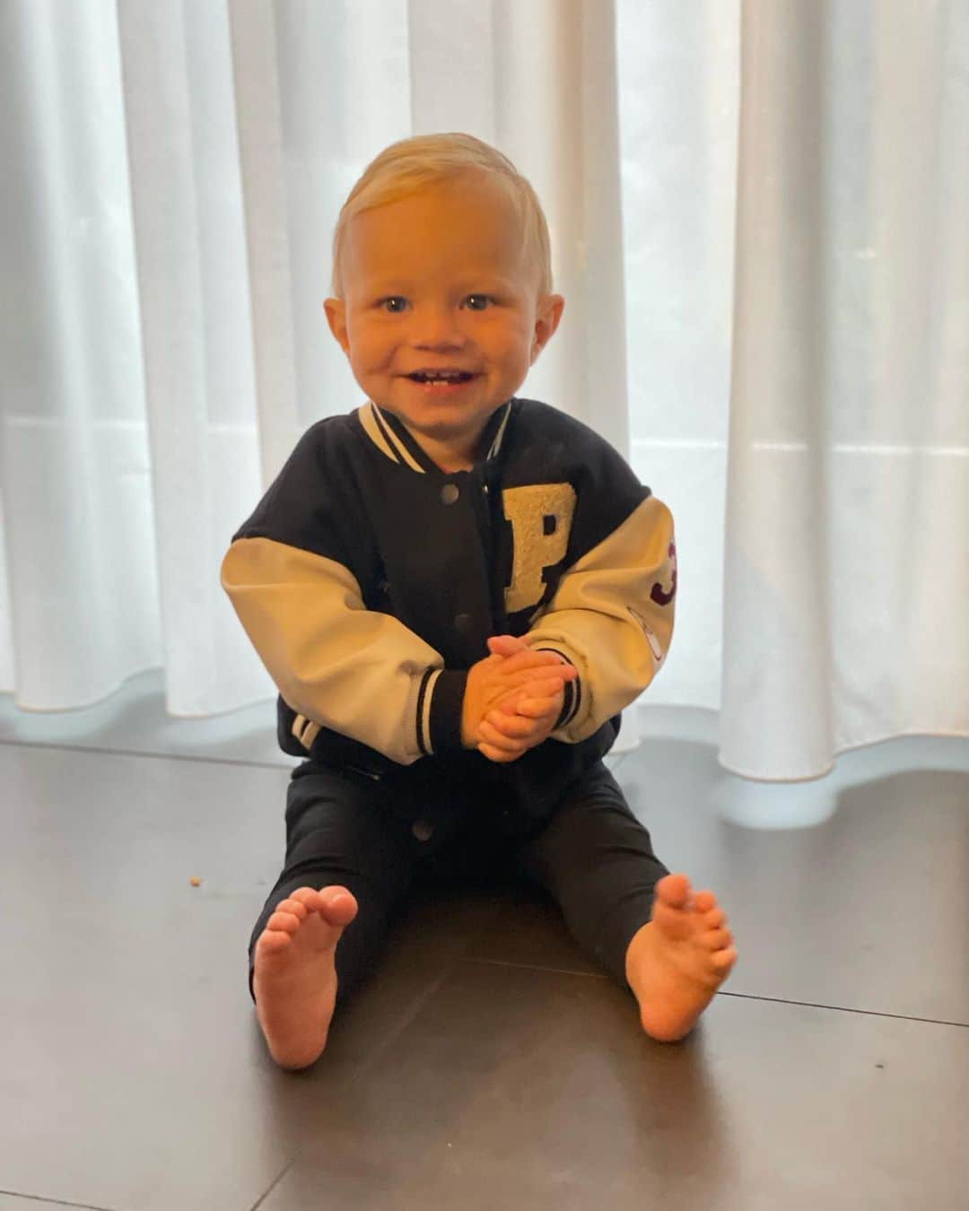 エルウィン・ムルダーさんのインスタグラム写真 - (エルウィン・ムルダーInstagram)「Happy first birthday Jordan 🥳🥳❤️」9月11日 15時50分 - official_erwinmulder