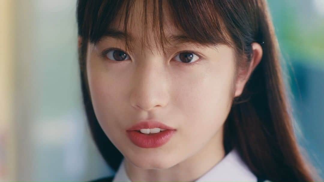 のインスタグラム：「・ \\青春は、一度きり。//  葛西杏也菜 さん出演   ｱﾝﾀﾞｰｱｰﾏｰ × ABCマート の青春シリーズ  今回のストーリーも、胸キュン💕  青春っていいなぁとふと思ってしまうストーリー🥰  学生の方には、青春を楽しんで欲しい。   自分の気持ちをストレートに伝えることが出来る人、 伝えたいけれど、ちょっと恥ずかしさが勝ってなかなか 伝えられない人、色々な学生がいる。  自分の為、誰かを思って、頑張っている人たちを 支えられるシューズ。  大人だって、胸キュンしたっていい。 いくつになっても、始めようという気持ちは大事。  スポーツの秋、皆さん体をうごかしてみませんか。  #葛西杏也菜  #ABCマート #ｱﾝﾀﾞｰｱｰﾏｰ  #青春は一度きり  #全力を解き放つ」