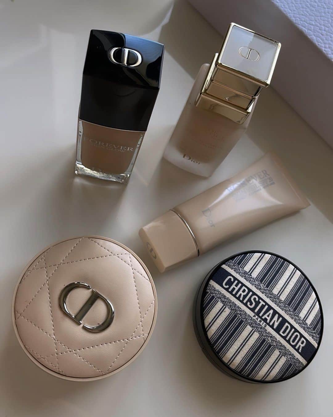 DURAS maiのインスタグラム：「信頼度100%🌼🤍#dior#diormakeup」