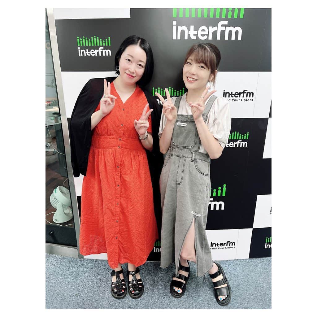 國分優香里さんのインスタグラム写真 - (國分優香里Instagram)「✩ ★9/13(火)26:00〜★  📻Inter FM📻 小川麻琴とへなぎのIDOBATA RADIO!!  なんと！9月6日に続き、、、 来週もゲストでお邪魔させて頂きます〜🙌  前回の皆様のリアルタイム感想も凄く凄く嬉しかったです…！笑った😂🙏💨 遅い時間なのに有難うございました！！！🙇‍♀️  アーカイブもあるそうなので、まだの方は是非そちらもチェックしてみて下さいね📻✨  そして…！ 小川さんとツーショットを撮らせて頂きました😳  私、基本… 人といる時、ツッコミに回る事の方が多いと自分では思っているのですが、小川さんのバッサリサッパリしたツッコミがめちゃめちゃ心地よくて大好きです😂🫶  さぁ、来週はどうなるかな…？？😁 お楽しみに💋  #ラジオ　#出演情報　#小川麻琴さん　#へなぎさん　#齋藤高広さん　#IDOBATA RADIO」9月11日 14時28分 - kokubun_yukari