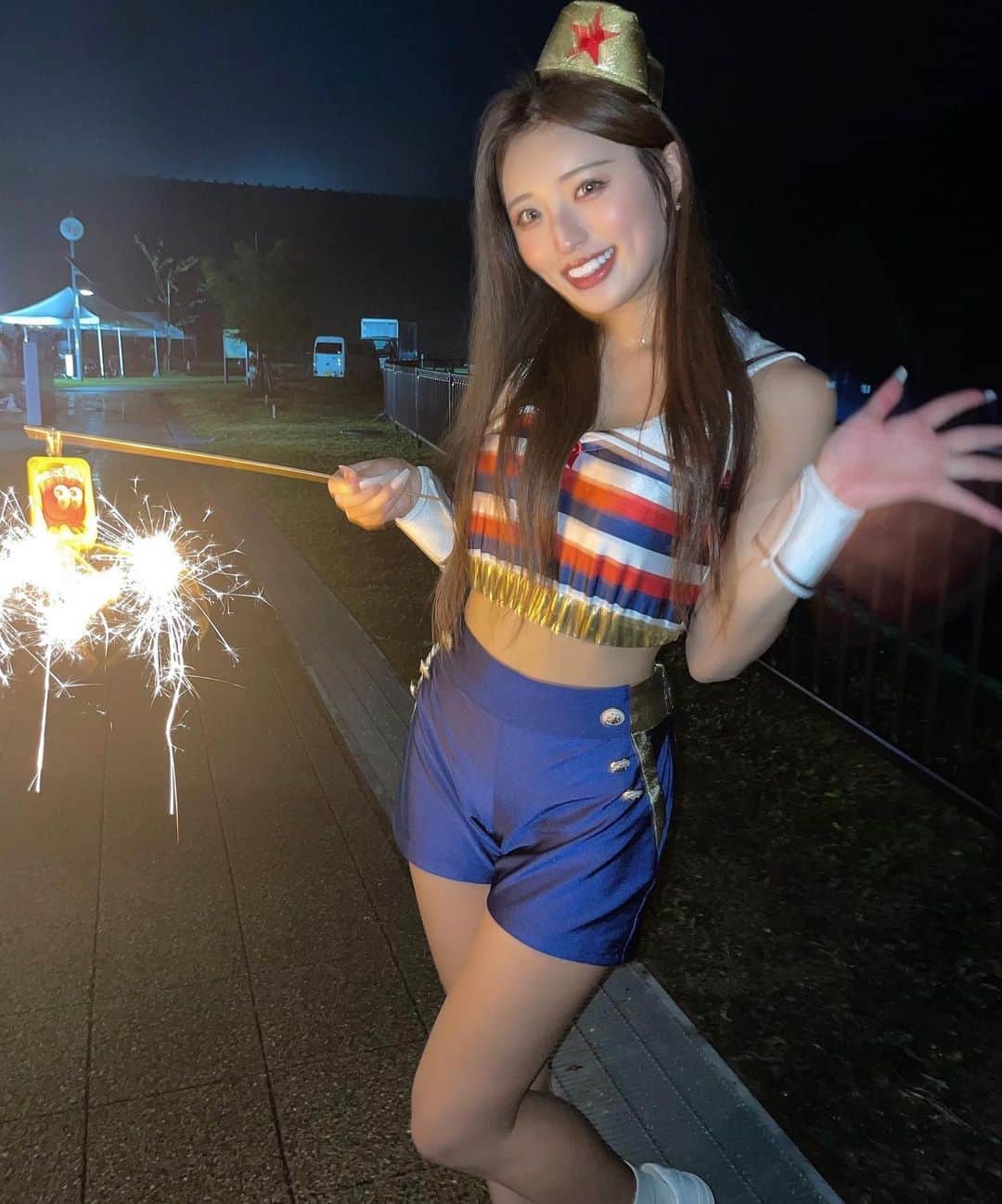 MIYABIのインスタグラム：「昨日は　@orehana318 鳥取のLIVEにお越しくださった方々ありがとうございました🎆🙏  たくさん名前呼んでくれたり、プラカード作ってくれてたりで、とっても嬉しかったです🥹💕  何年振りかにやっと花火も見れたし今年の夏に思い残すことはありませんっ💜💜💜  鳥取の皆様、優しい方ばかりで本当に楽しい時間になりました😌✨  また行かせてくださいっ💜  鳥取LOVE❤️🐣  そして本日は熊本ホールにてラウンドガールです👯‍♀️ よろしくお願い致します🙏  #俺たちの花火  #アイドル  #サイバージャパン  #ミヤビ」