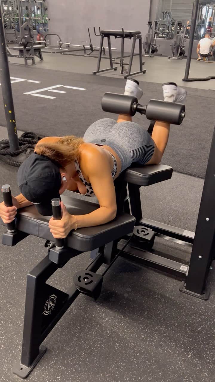 アナ・チエリのインスタグラム：「I wouldn’t want to have it any other way 💪🏽」