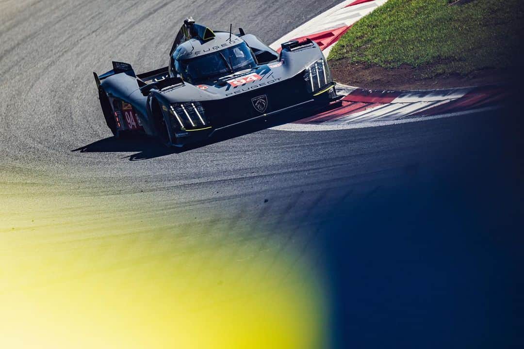 ジェームズ・ロシターのインスタグラム：「Great weekend in Fuji, started 5th and got up to P3. Unfortunately an issue caused us to stop for 20 mins of repairs in the 3rd hour of the race during @loicduval stint. Huge thank you to @peugeotsportofficial for all the hard work and thank you to all the amazing Japanese fans! 🇯🇵」