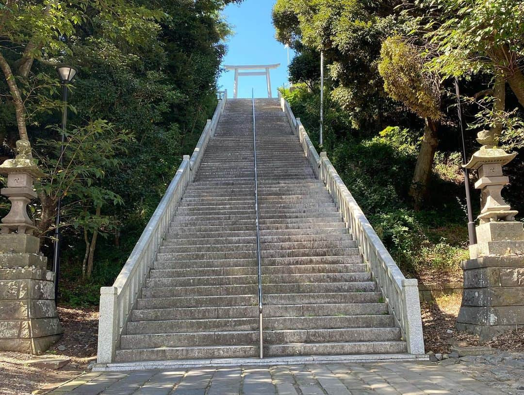 謝依旻さんのインスタグラム写真 - (謝依旻Instagram)「先日、初めて大洗神社に行ってきました⛩✨  とても素敵な場所で心がキレイに？なった気がします😊✨  神社の近くのお寿司🍣も最高に美味しかったです✨  来週から対局や仕事が忙しくなりそうですが、体調を気をつけながら頑張りたいと思います✨  #茨城　初上陸^ ^ #大洗神社 #大洗グルメ  #お寿司 #まぐろ浜ずくし」9月11日 17時41分 - igo_1116