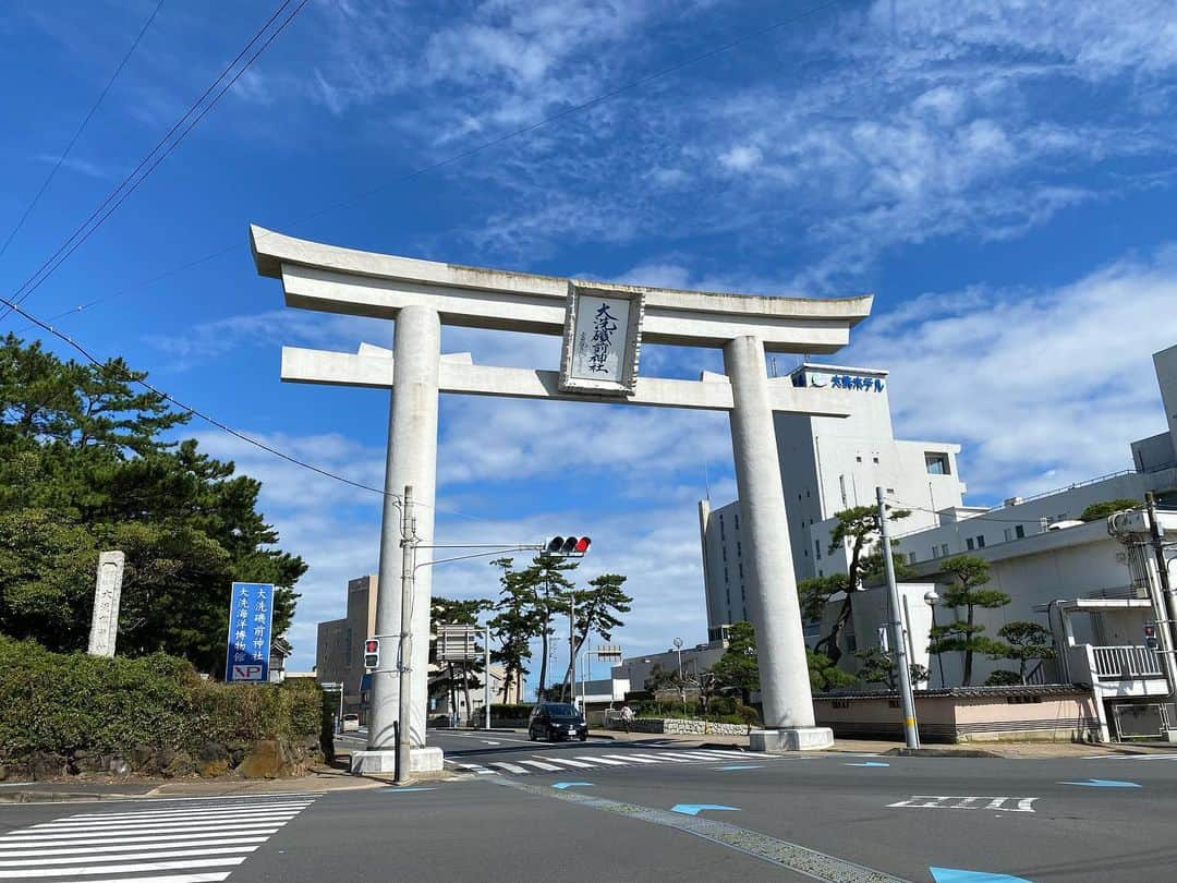 謝依旻さんのインスタグラム写真 - (謝依旻Instagram)「先日、初めて大洗神社に行ってきました⛩✨  とても素敵な場所で心がキレイに？なった気がします😊✨  神社の近くのお寿司🍣も最高に美味しかったです✨  来週から対局や仕事が忙しくなりそうですが、体調を気をつけながら頑張りたいと思います✨  #茨城　初上陸^ ^ #大洗神社 #大洗グルメ  #お寿司 #まぐろ浜ずくし」9月11日 17時41分 - igo_1116