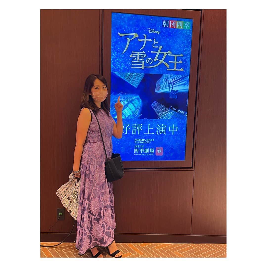 須黒清華のインスタグラム：「母と久しぶりの観劇❄️  ミュージカルは私にとって大事な活力！ いつか息子とも一緒に観られたら良いなぁ…✨  パワー注入したので、また明日から頑張ります‼︎  #ミュージカル #ミュージカル好きな人と繋がりたい #ミュージカルおたく #劇団四季 #アナと雪の女王 #ディズニー #ブロードウェイミュージカル #musical 💕」