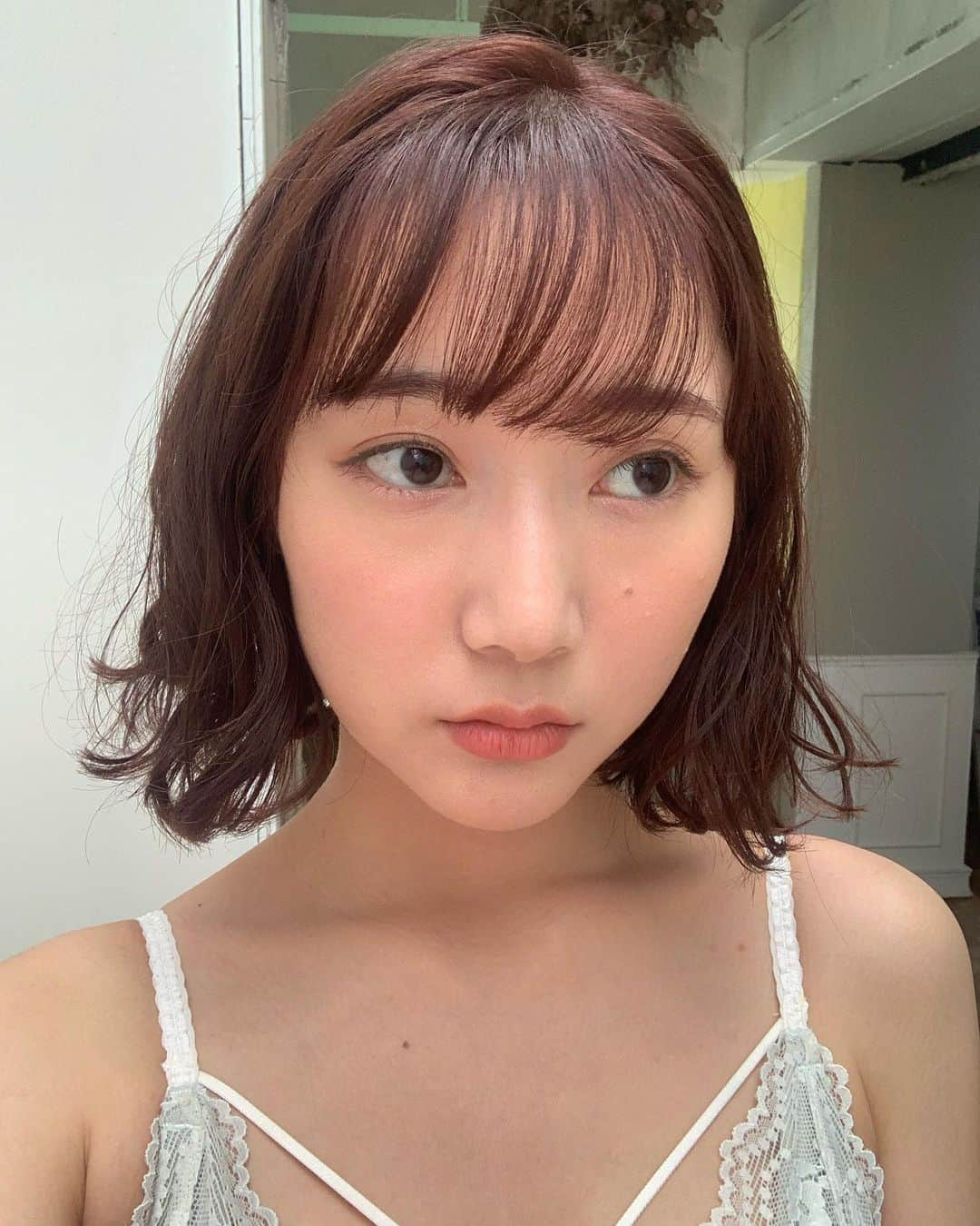 高井真菜のインスタグラム：「♡、、  新着ラブラン、3月の発売ですがデザインもお色も大優勝だったので共有です🗣 アクセサリー、ノベルティ含め欲しいものが多すぎで.. シャドウやライナーもいつもと全然違ってて新鮮なおメイクでした。  今月と来月、撮影密着＆商品紹介YouTube撮ってるのでお楽しみに☺️📹💭  #ランジェリー #lingerie #ラブラン」