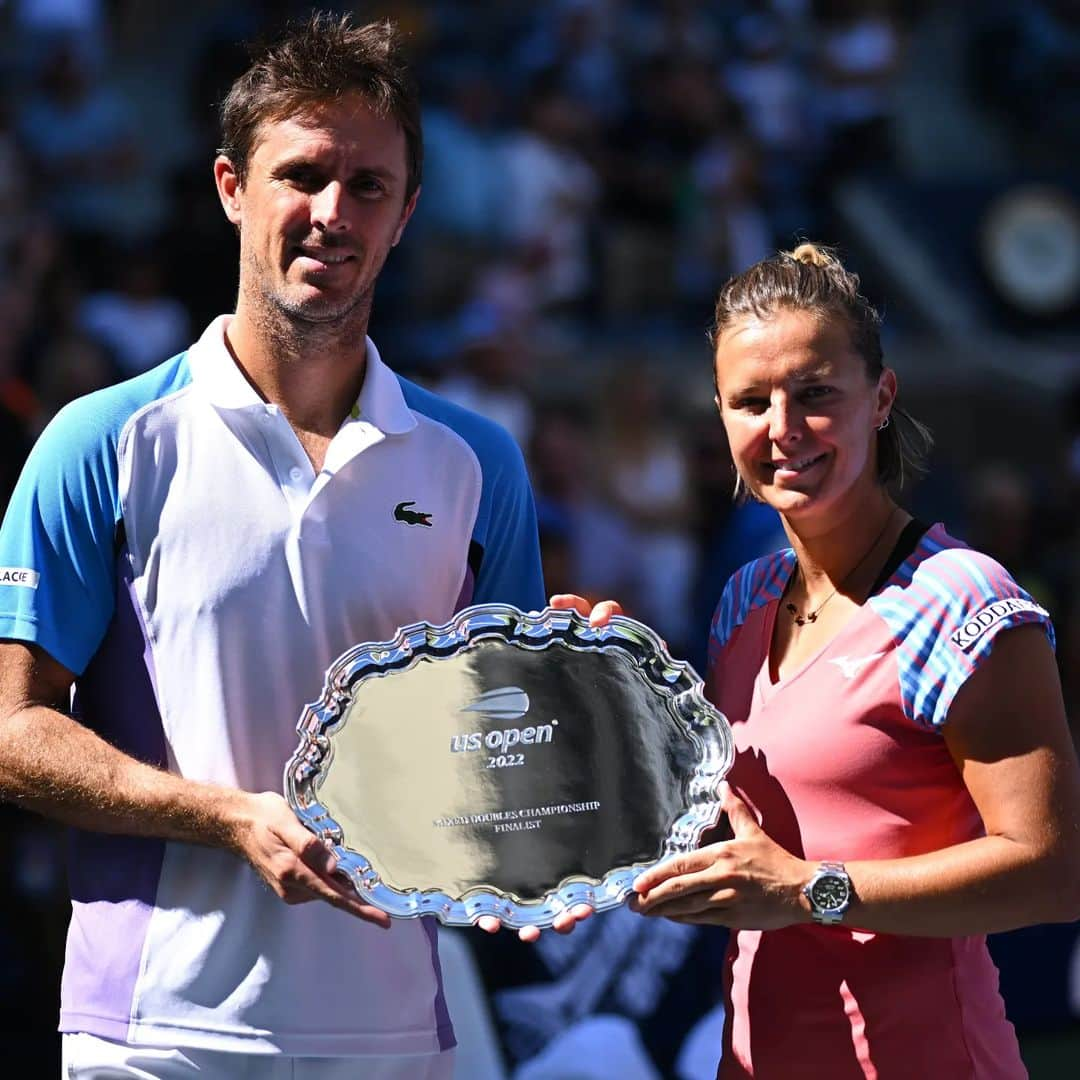 キルステン・フリプケンスのインスタグラム：「Teamwork makes the dream work 🧨 Never thought I would still become a Grand Slam finalist 🐬 Thanks for the fun 2 weeks @edouardrogervasselin 🙏 🗽  At least I can say that I played alongside of - "Roger" - 🤷‍♀️😆 Hell of a ride! 💥  📸 photocredits : @cocodubreuilphoto  #usopen #mixeddoubles #finalist  #NYC #grandslam」