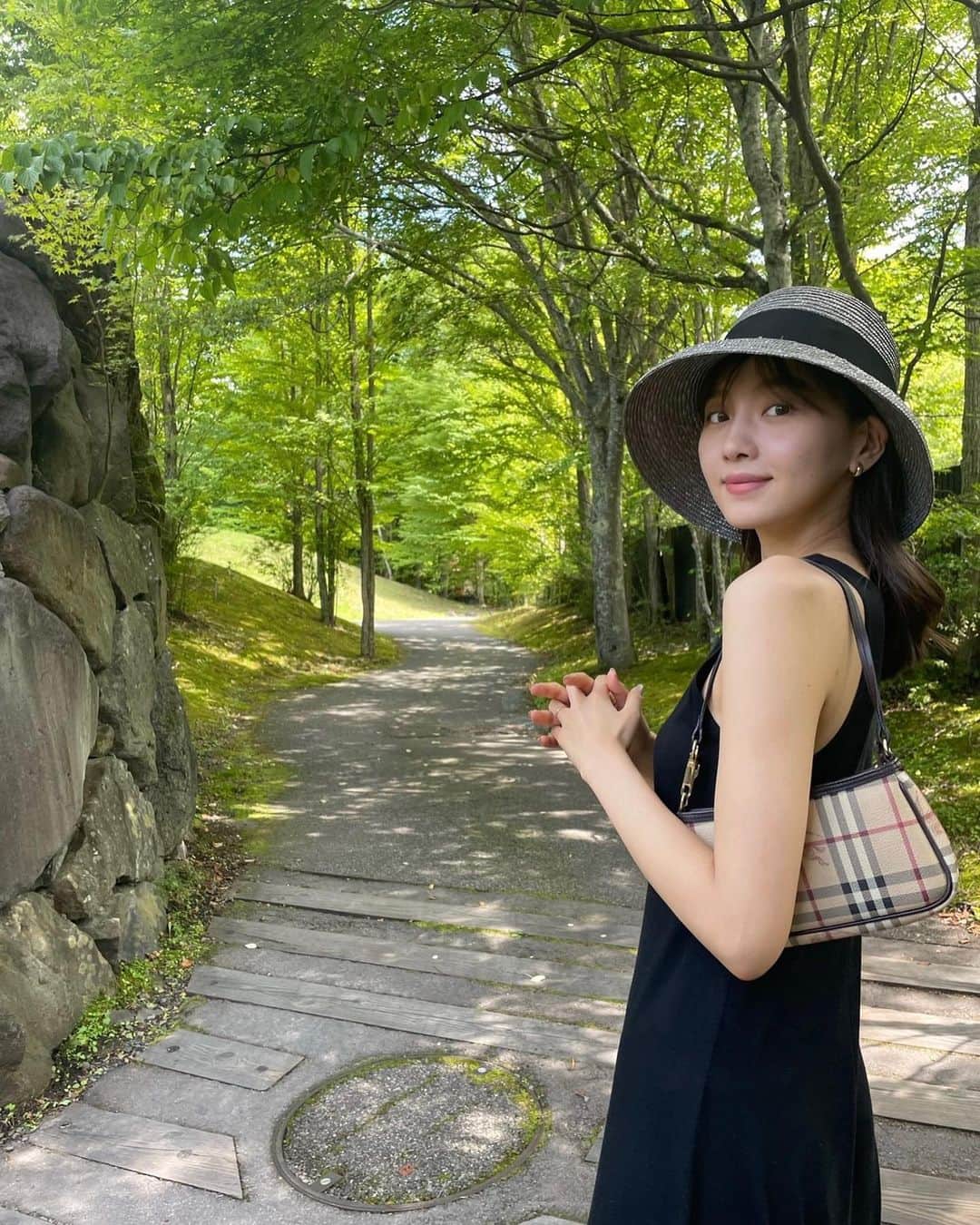 のインスタグラム：「🦆💭🌲」